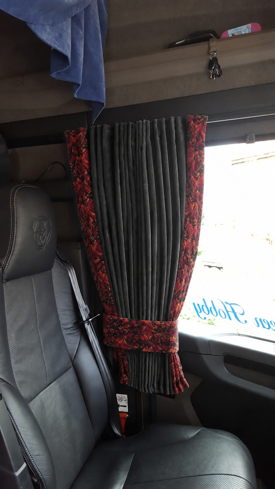 BoutiqueduRoutier™ | Truck Curtains Set Danish Plush Red